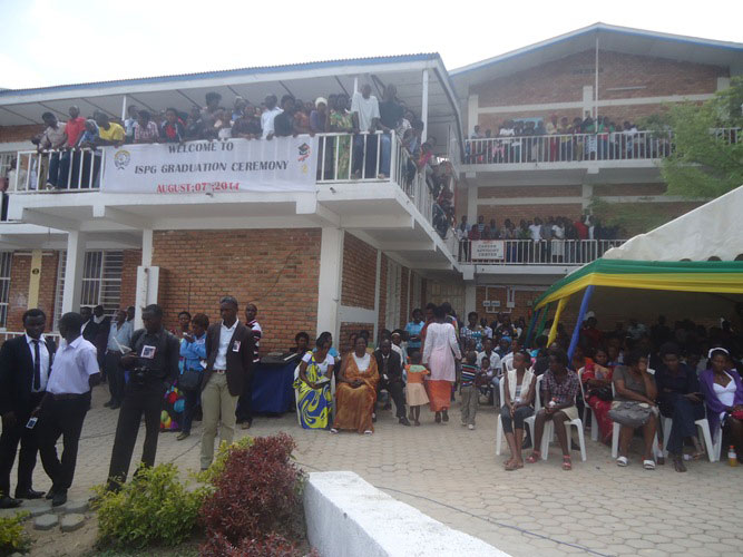 Uyu muhango wari witabiriwe n'abantu benshi.