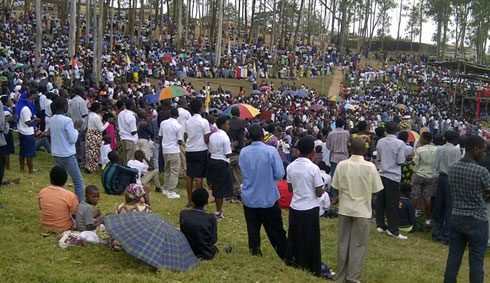 Uyu muhango witabiriwe n'abakirisitu benshi.