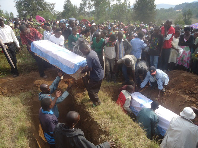 Uyu muryango waherekejwe n