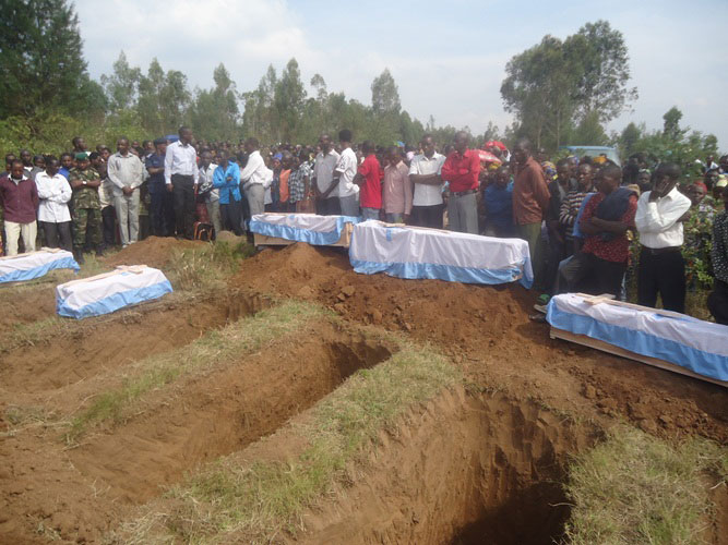 Uyu muryango washyinguwe ahantu hamwe.