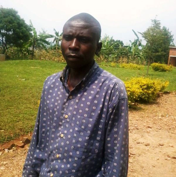 Siborurema Diogène ubwo yari amaze gutabwa muri yombi n'abaturage bo mu kagari ka Mwezi, mbere y'uko ajya gufungirwa kuri Station ya Polisi ya Ruharambuga.