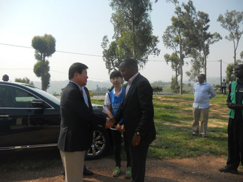 Visi Perezida w'inteko muri Koreya y'Epfo aramukanya n'umuyobozi w'akarere ka Kamonyi.