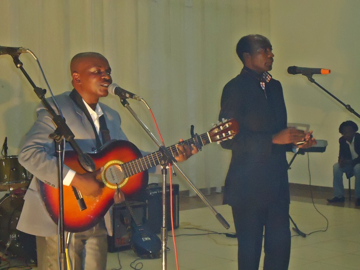 Vincent de Paul ni we waririmbye bwa mbere muri iki gitaramo.