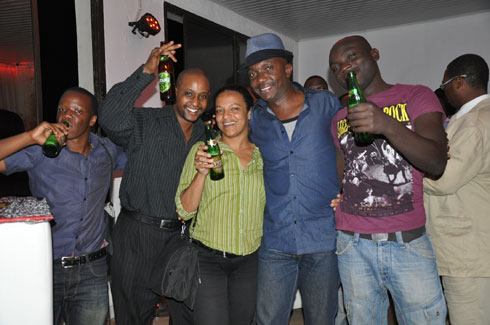 Abitabiriye umuhango wo kumurika Virunga Mist ku mugaragaro bishimiye uburyohe bwayo.