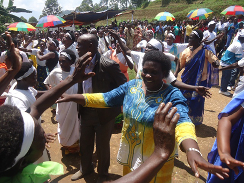 Ibirori byashyushye barabyina karahava.