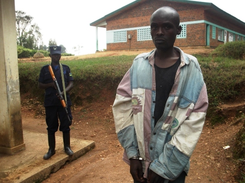 Uwoyezantije yiyemerera ko yaranguraga urumogi i Rubavu akaruranguza abandi barucuruza mu karere ka Rutsiro.