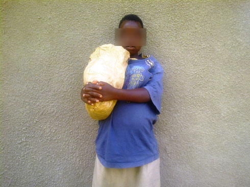 Yavuye iwabo ahunga induru n'intonganya zo mu muryango.