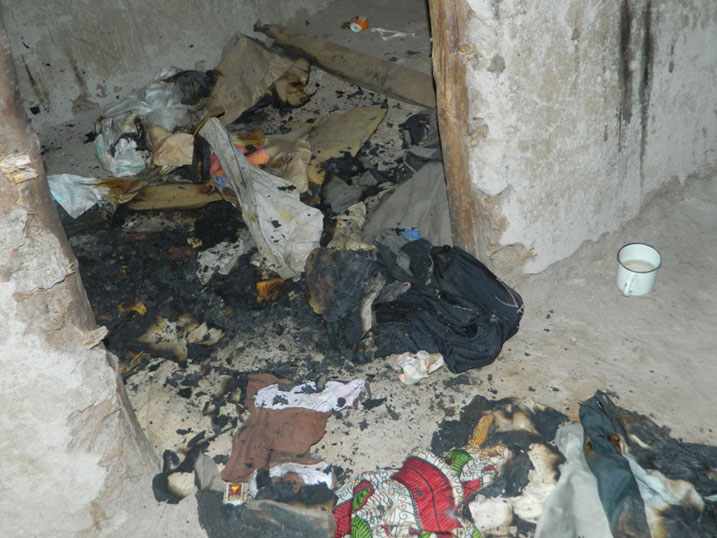 Yinjiye mu nzu asanganirwa n'umwotsi.