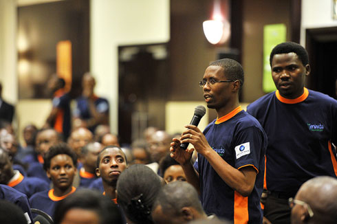 Urubyiruko rwagize umwanya wo kuganira ku mateka y'igihugu bamwe banatanga ubuhamya ku byababayeho.