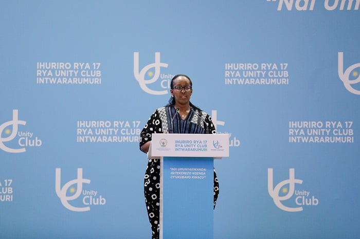 Madamu Jeannette Kagame yavuze ko Abanyarwanda bakwiye gukomeza kuzirikana ko Ubunyarwanda ari yo sano muzi yabo, ubumwe bwabo bukaba ingabo ikingira icyo ari cyo cyose cyabatanya