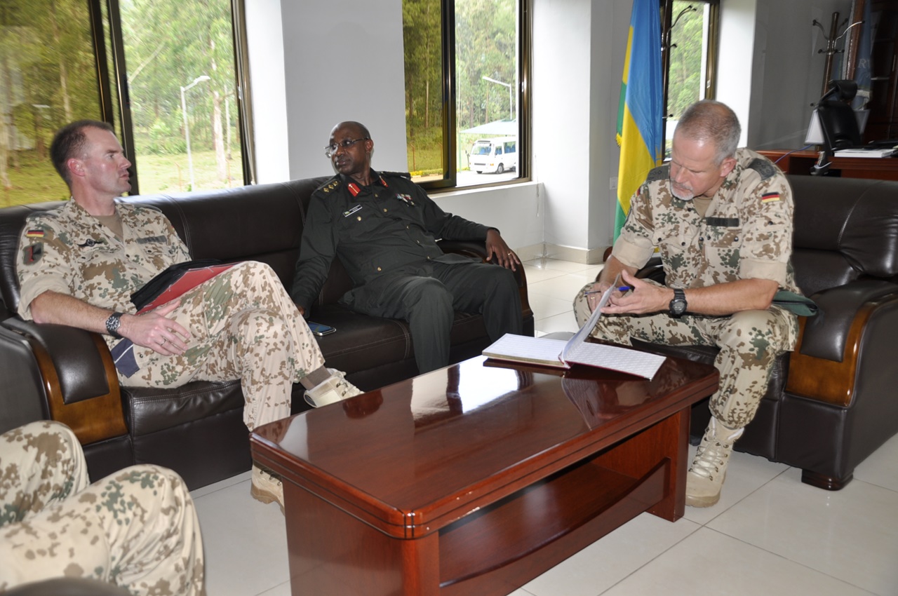 Impande zombi zaganiriye uko gukomeza guhana ubunararibonye mu kubaka amahoro byarushaho kuba byiza