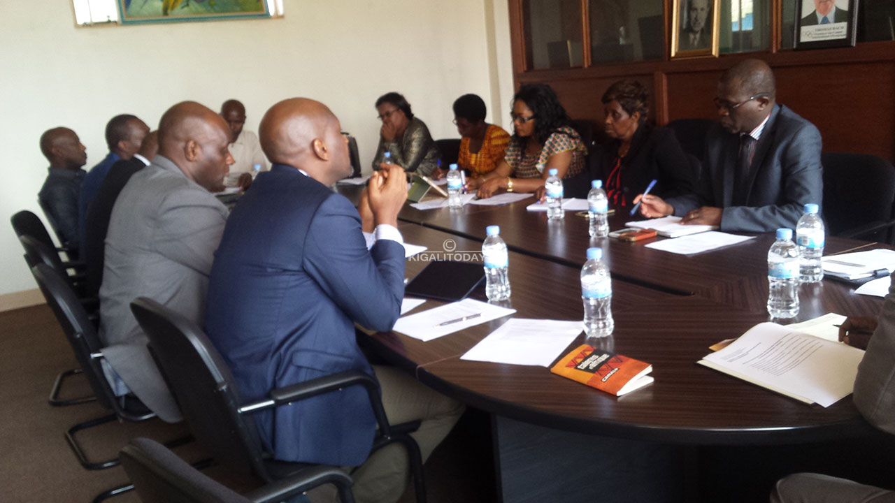 Inama yahuje abadepite bagize Komisiyo y'uburezi, ikoranabuhanga, umuco n'urubyiruko ndetse n'abayobzi bamashyirahamwe y'imikino ikorewe hamwe