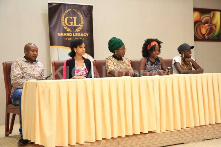 Akigera muri Grand Legacy bidatinze yahise agirana ikiganiro n'itangazamakuru ryo mu Rwanda no mu karere.