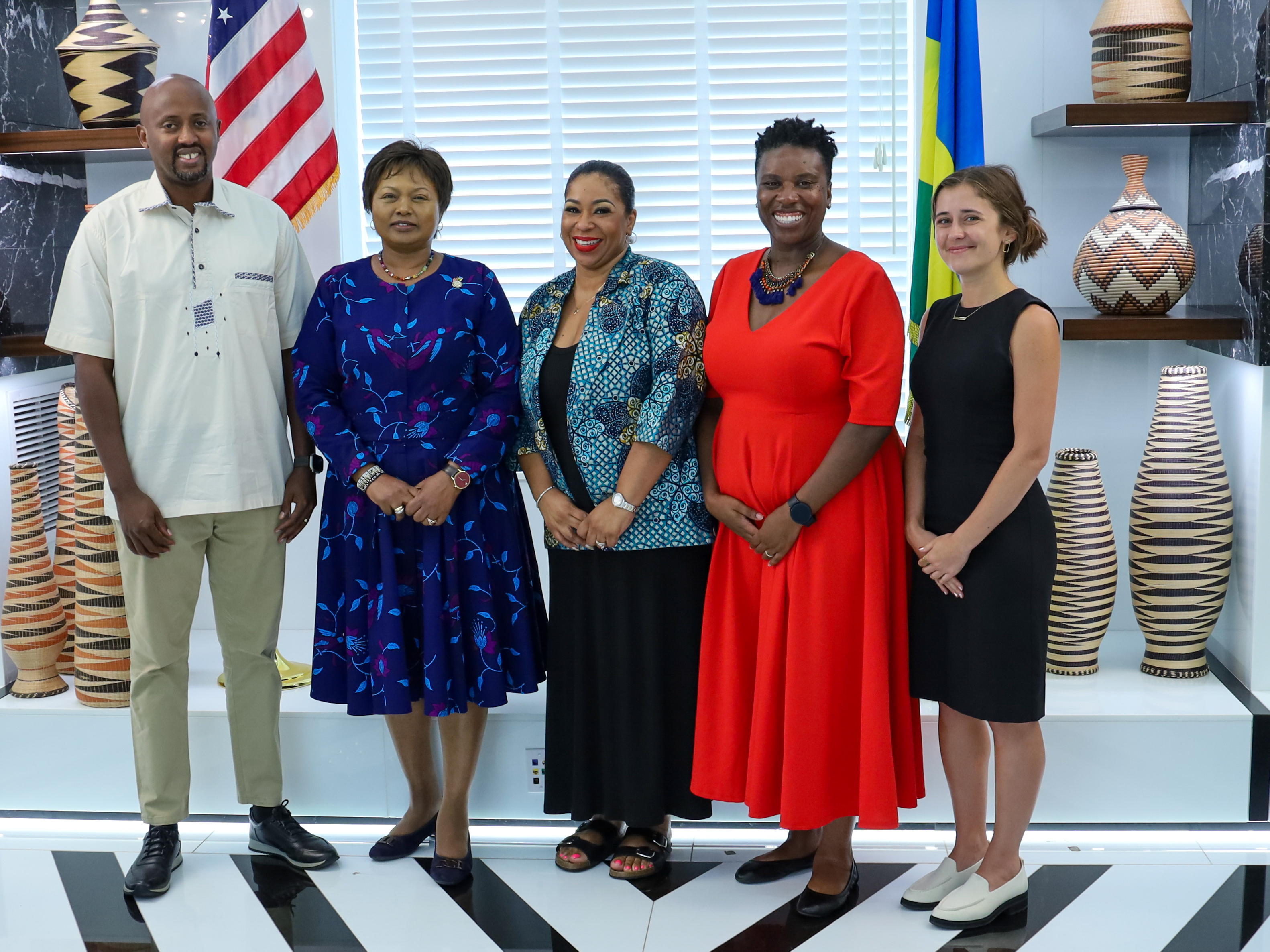 Amb. Mukantabana yakiriye umuyobizi mushya wa USAID mu Rwanda