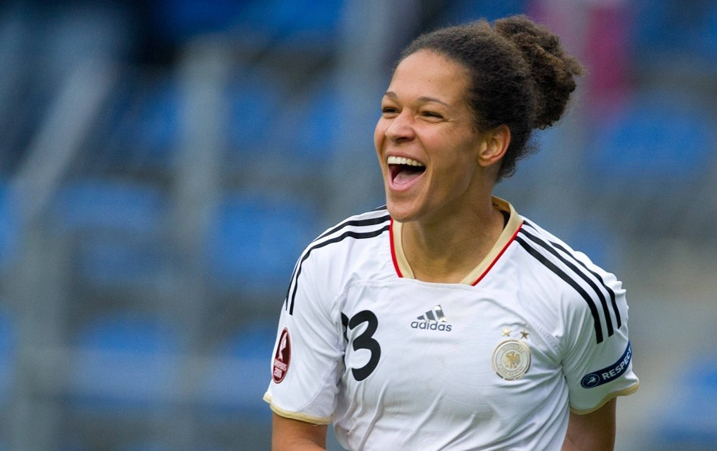 Celia Sacic niwe wegukanye igihembo cy'umukinnyi w'umupira w'amaguru witwaye neza mu bagore