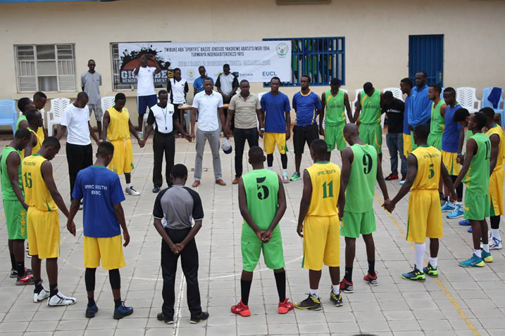 Mbere y'imikino habanza gufatwa umunota wo kwibuka abasportifs bazize Jenoside yakorewe Abatutsi mu mwaka wa 1994