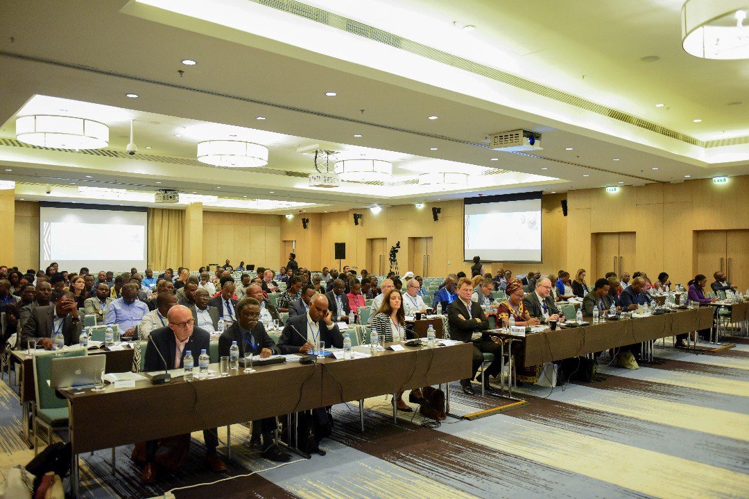 Iyi nama yitabiriwe n'abantu batandukanye bazobereye mu by'ubuzima