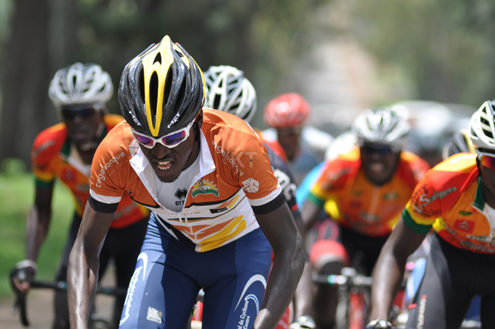 Valens Ndayisenga nawe yakinaga muri iyi kipe ya "Les Amis Sportifs" ari nayo mushiki we ubu akinira