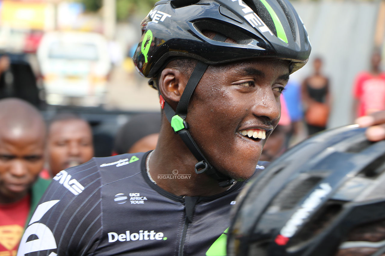 Byari ibyishimo kuri Mugisha Samuel wegukanaga isiganwa imbere y'abafana be