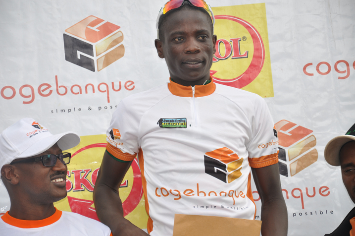 Nsengimana Bosco wabaye uwa mbere Rwamagana-Huye, aha nawe yahembwe na Cogebanque