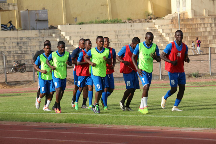 Abakinnyi ba Rayon Sports bitoreje kuri Stade bazakiniraho