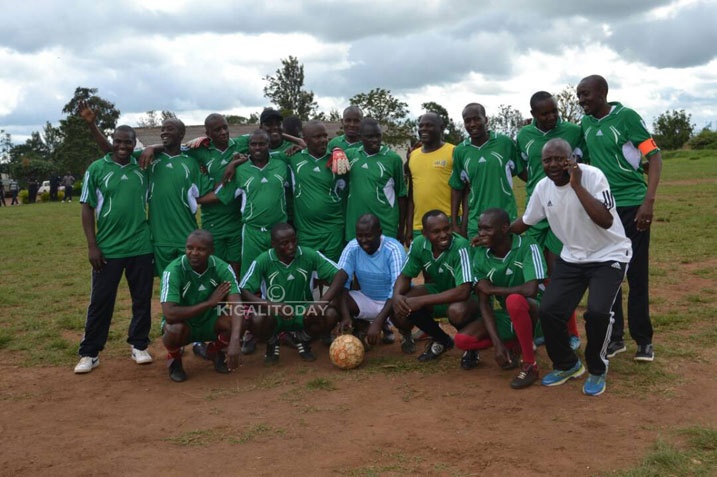 Ikipe y'abakozi b'Intara n'akarere yanyagiwe ibitego 4-0