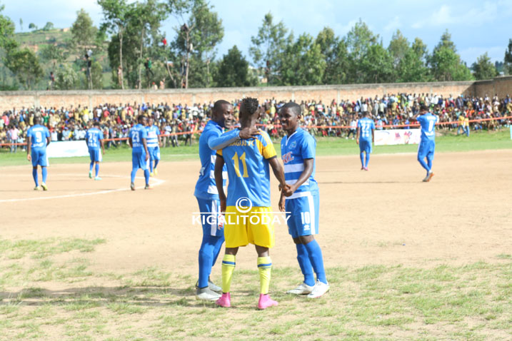 Munezero Fiston, Nahimana Shassir na Shaban Hussein Tchabalala babanje kwibukiranya umupira w'i Burundi, bose barahakinnye