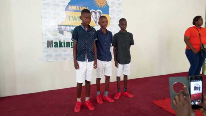 Aba bana bavukana ari batatu ni impanga