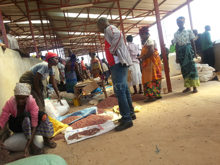 Aba bacuruzi bashima ko noneho aho bakorera n'ubwo imvura yagwa bitabatera ikibazo nka mbere