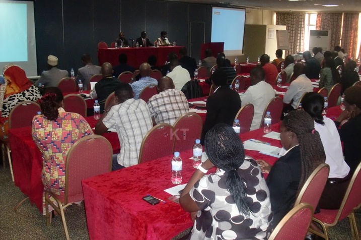 Abitabiriye ibi biganiro basaba ko ababyeyi batabiba ingengabitekerezo mu bana.