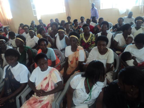 Ababana na SIDA bo mu karere ka Nyamasheke bahawe inkunga.