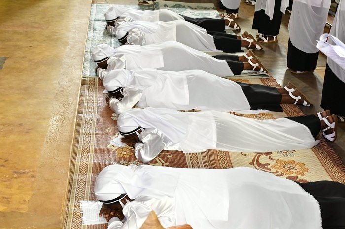 Bamwe bakoze amasezerano mashya abandi bakora aya burundu