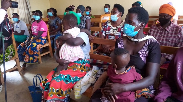 Abaturage bari baje ku Kigo Nderabuzima cya Ntarama kwisuzumisha kanseri y'inkondo y'umura