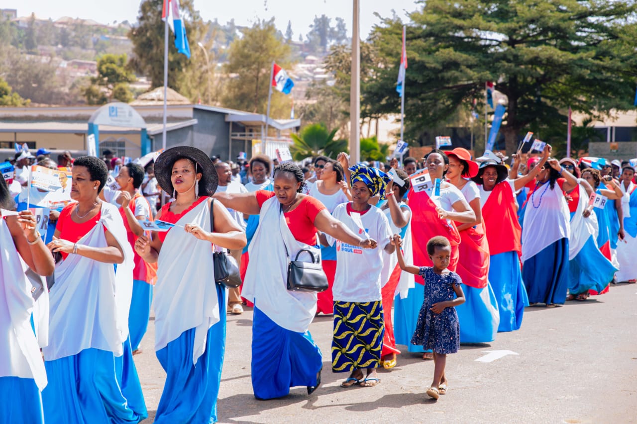 Ababyeyi bari babukereye