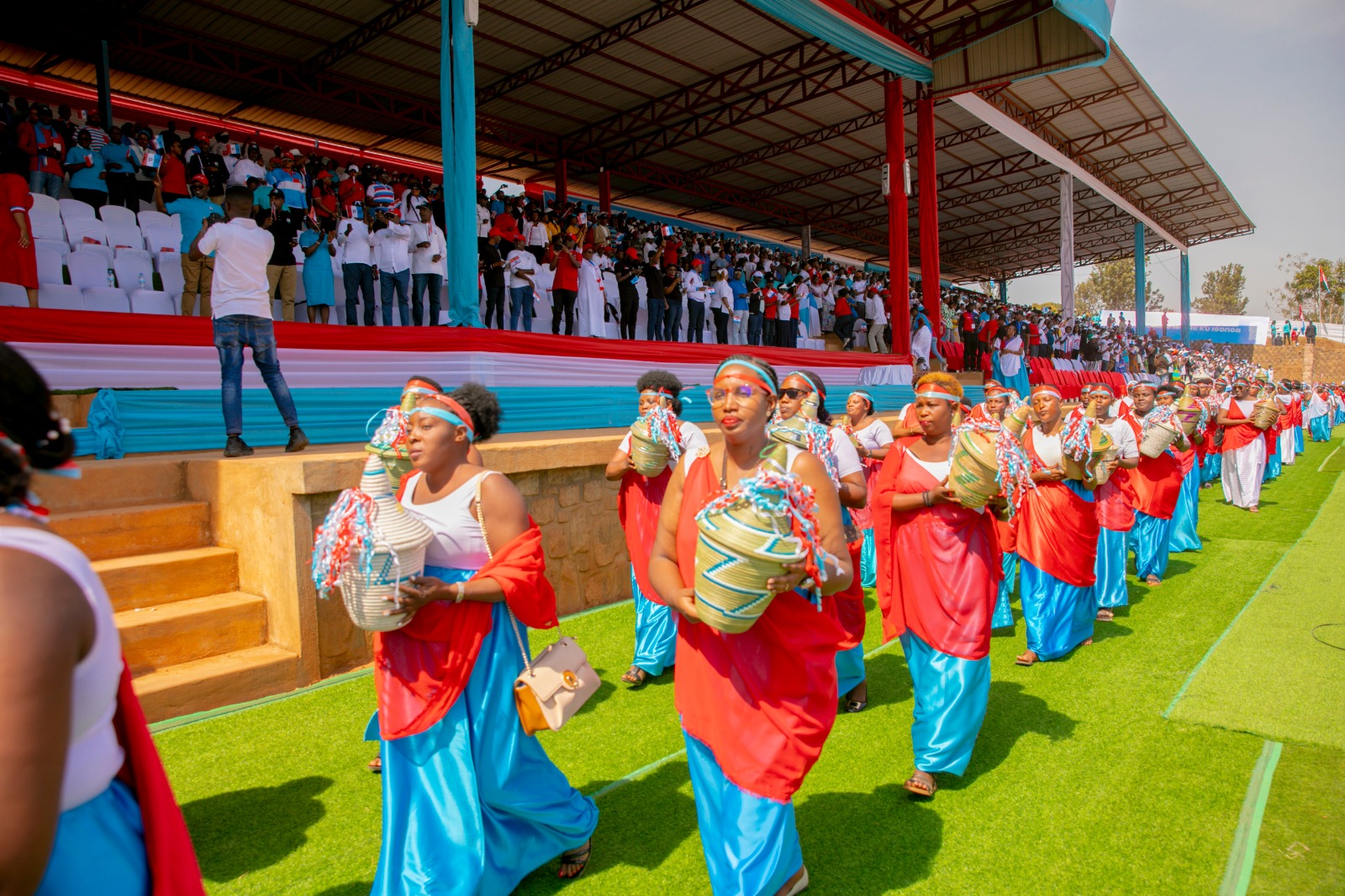 Ababyeyi bari biteguye kwamamaza umukandida wa FPR-Inkotanyi