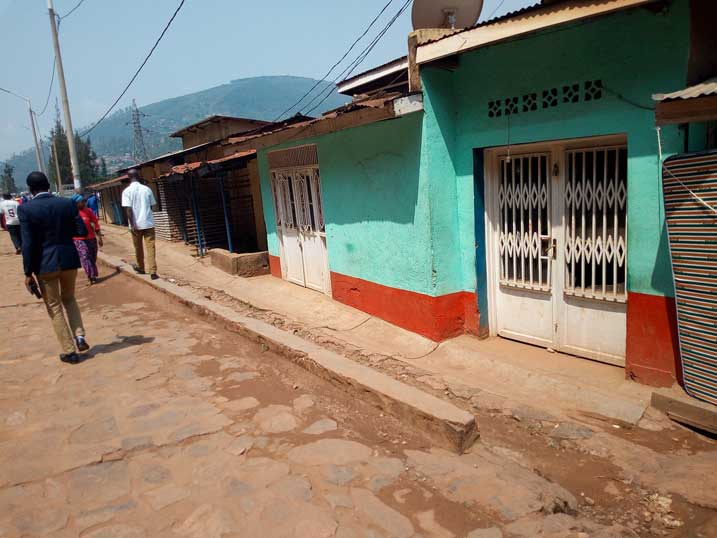 Abacururizaga muri izi nzu zafunzwe n