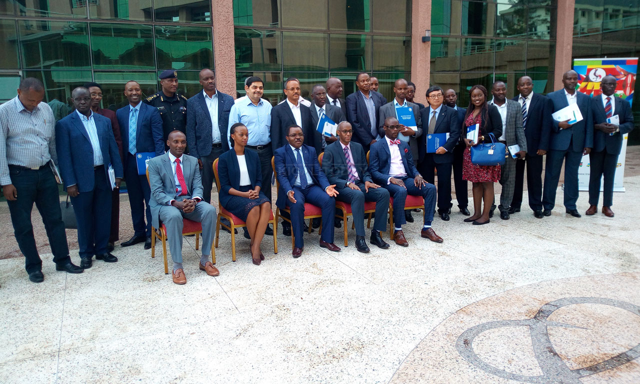 Aba bacuruzi bahamagarirwa kubyaza umusaruro ayo mahirwe bityo ubukungu bw'igihugu bukarushaho kuzamuka 