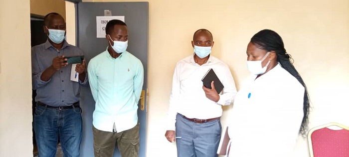 Itsinda ry'Abadepite bayobowe na Karinijabo (ufite ikarine) ryasuye Ikigo Nderabuzima cya Gitarama