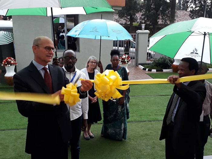 Pr Ted Wilson yatashye umuturirwa wa ECD Plaza