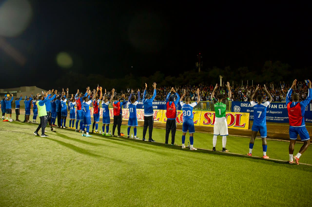 Bashimiye abafana babashyigikiye ari benshi 