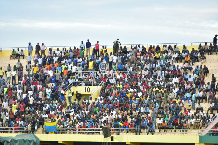 Abafana bifatanyije n'amakipe kwibuka