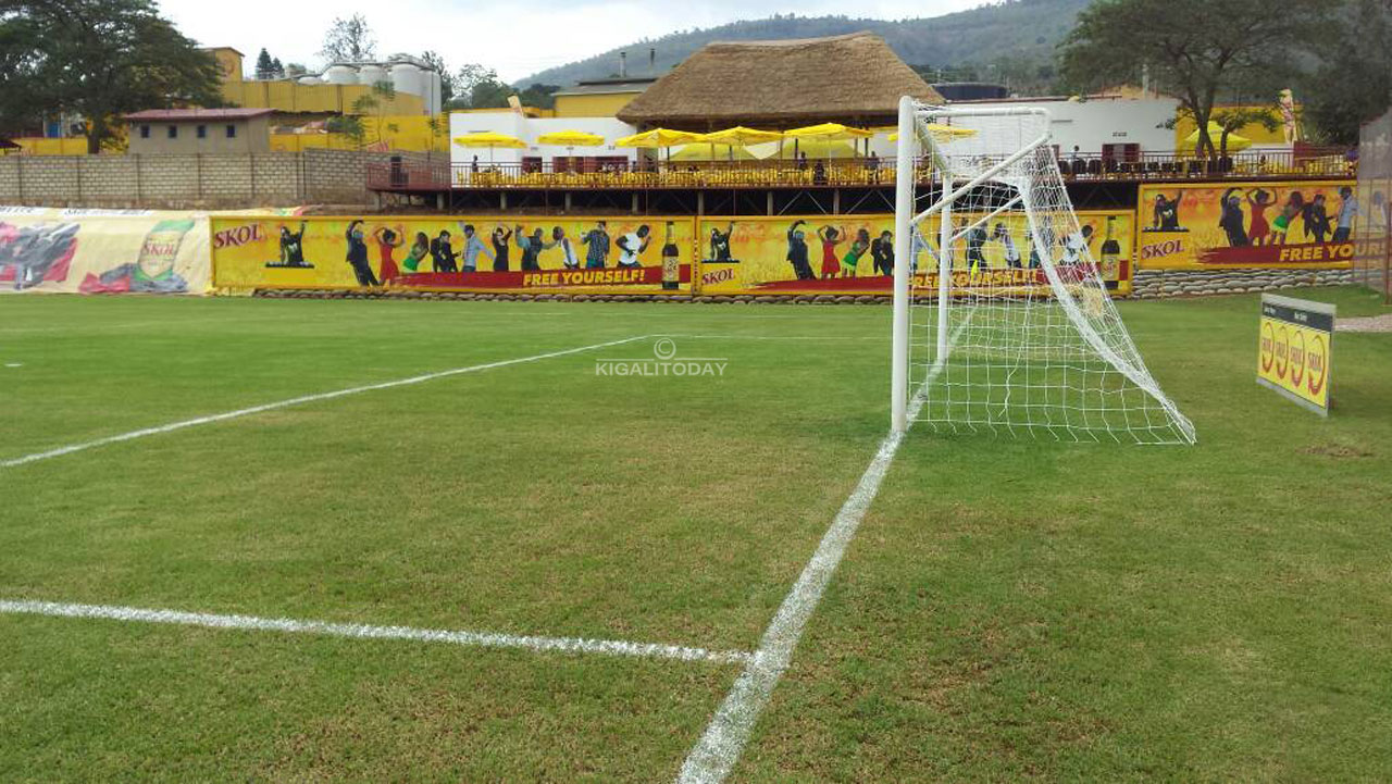 Abafana na bo bateganirijwe aho kwicara kandi bashobora gukurikirana imyitozo bica inyota