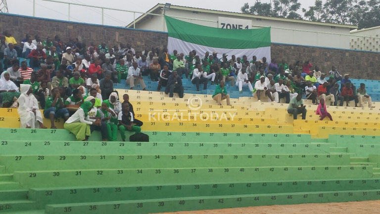 Abafana bake baza gufana Kiyovu banenga bagenzi babo batereranye ikipe yabo