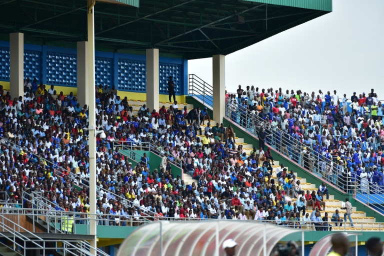 Abafana bari bitabiriye umukino baringaniye