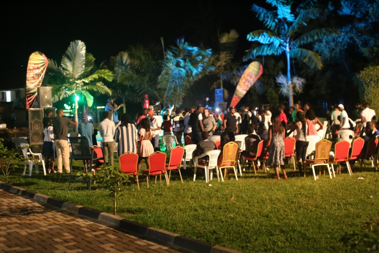 Abafana bari bitabiriye iki gitaramo