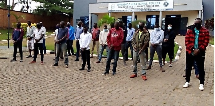 Bose uko ari 33 bafashwe batwaye imodoka banyoye ibisindisha