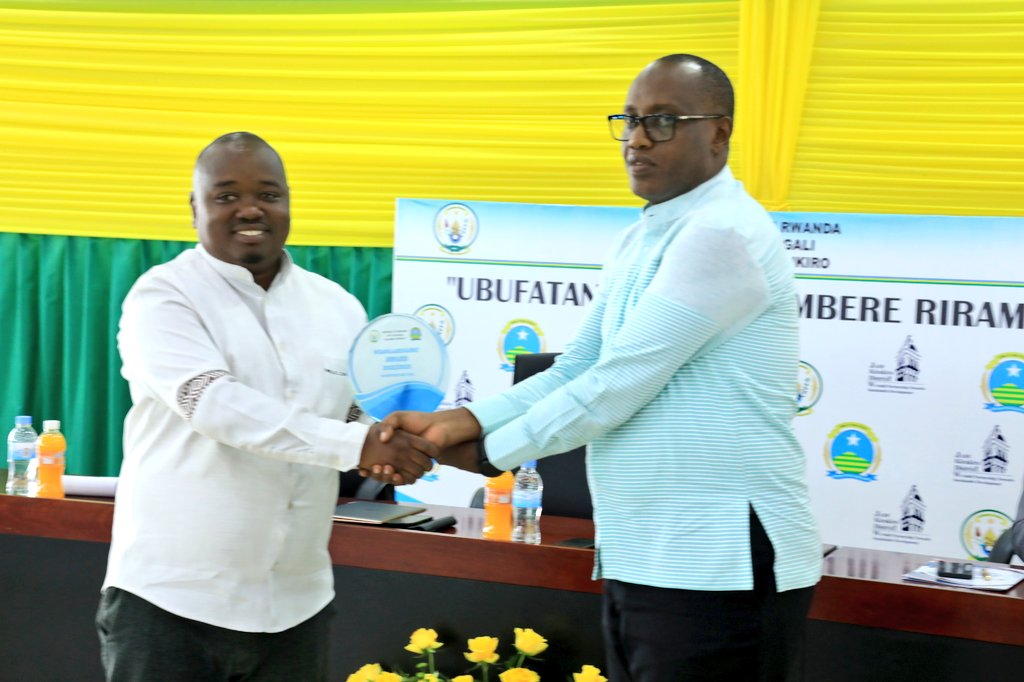 Bashimiwe uruhare rwabo mu guteza imbere abaturage