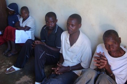 Bamwe muri aba bafatanywe amafaranga y