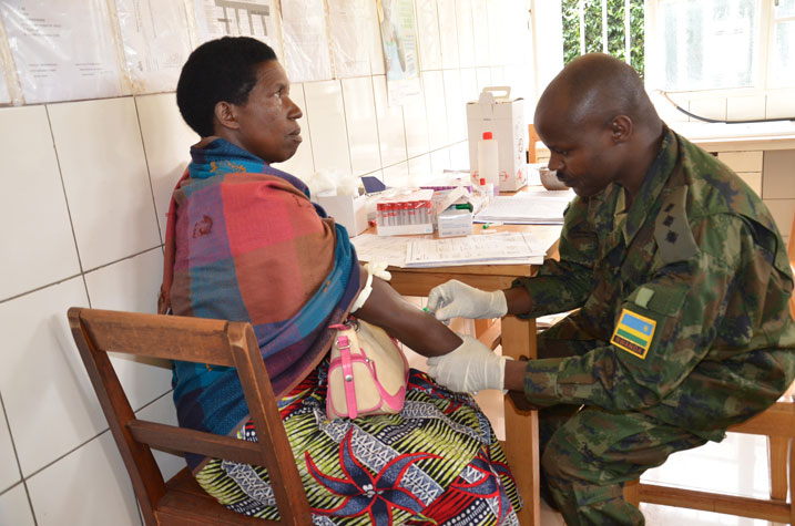 Ingabo z'u Rwanda zanagiye ziha abaturage umusanzu mu buvuzi.