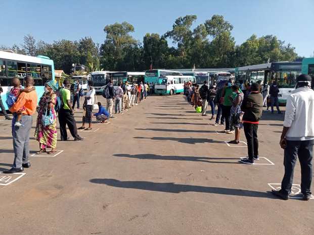 Muri gare i Remera ni uko abagenzi basabwa kuba bahagaze mu gihe bategereje kwinjira mu modoka